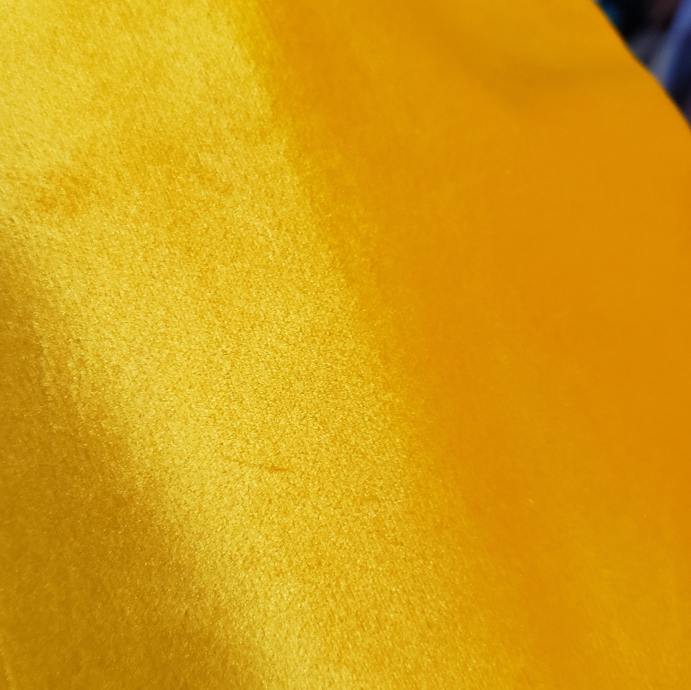⭐NEW⭐ - Sunflower Yellow Velvet Pillow - 18X18 - Picture 2 of 2